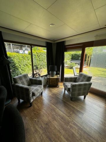 Dubbele Chalet Op Recreatiepark Topparken Op De Veluwe In Beekbergen Met Grote Vrije Tuin En Eigen Parkeerplaats 外观 照片