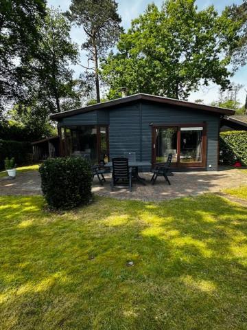 Dubbele Chalet Op Recreatiepark Topparken Op De Veluwe In Beekbergen Met Grote Vrije Tuin En Eigen Parkeerplaats 外观 照片