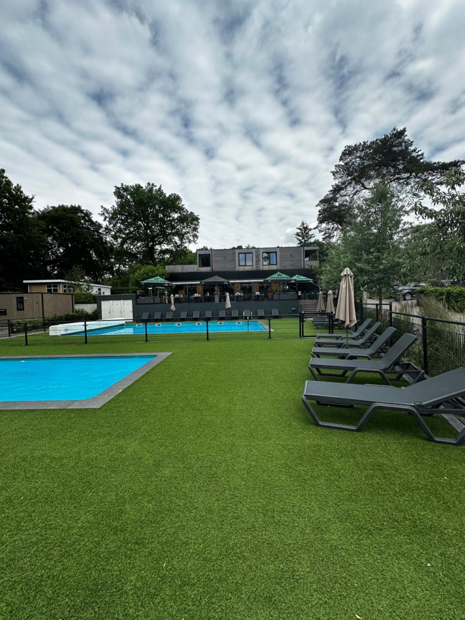 Dubbele Chalet Op Recreatiepark Topparken Op De Veluwe In Beekbergen Met Grote Vrije Tuin En Eigen Parkeerplaats 外观 照片