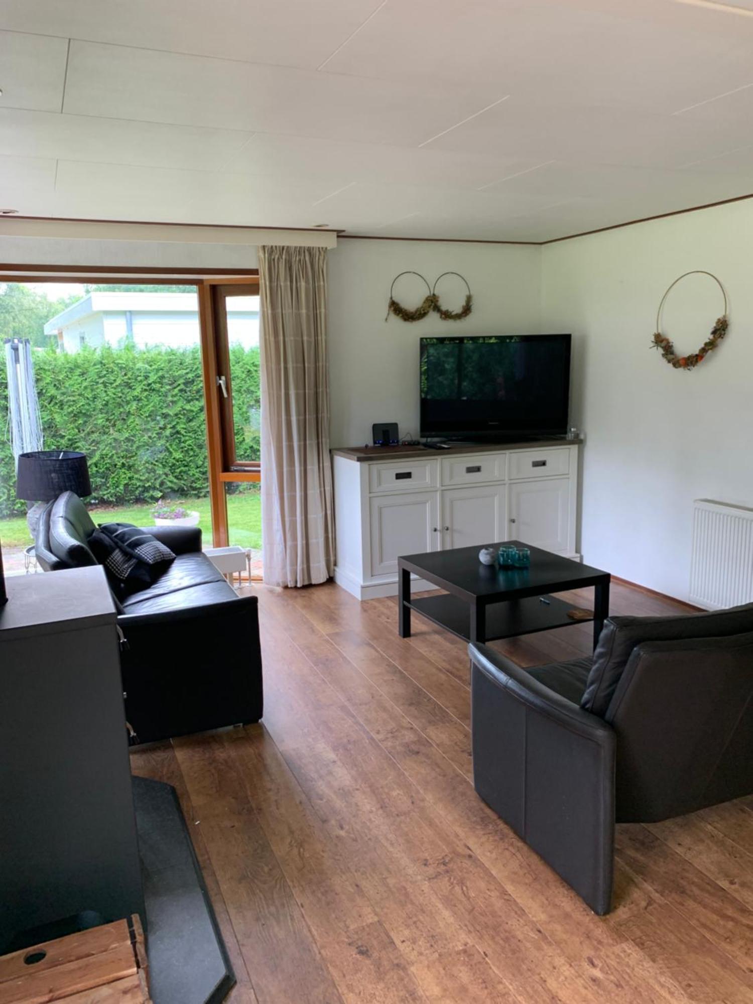 Dubbele Chalet Op Recreatiepark Topparken Op De Veluwe In Beekbergen Met Grote Vrije Tuin En Eigen Parkeerplaats 客房 照片