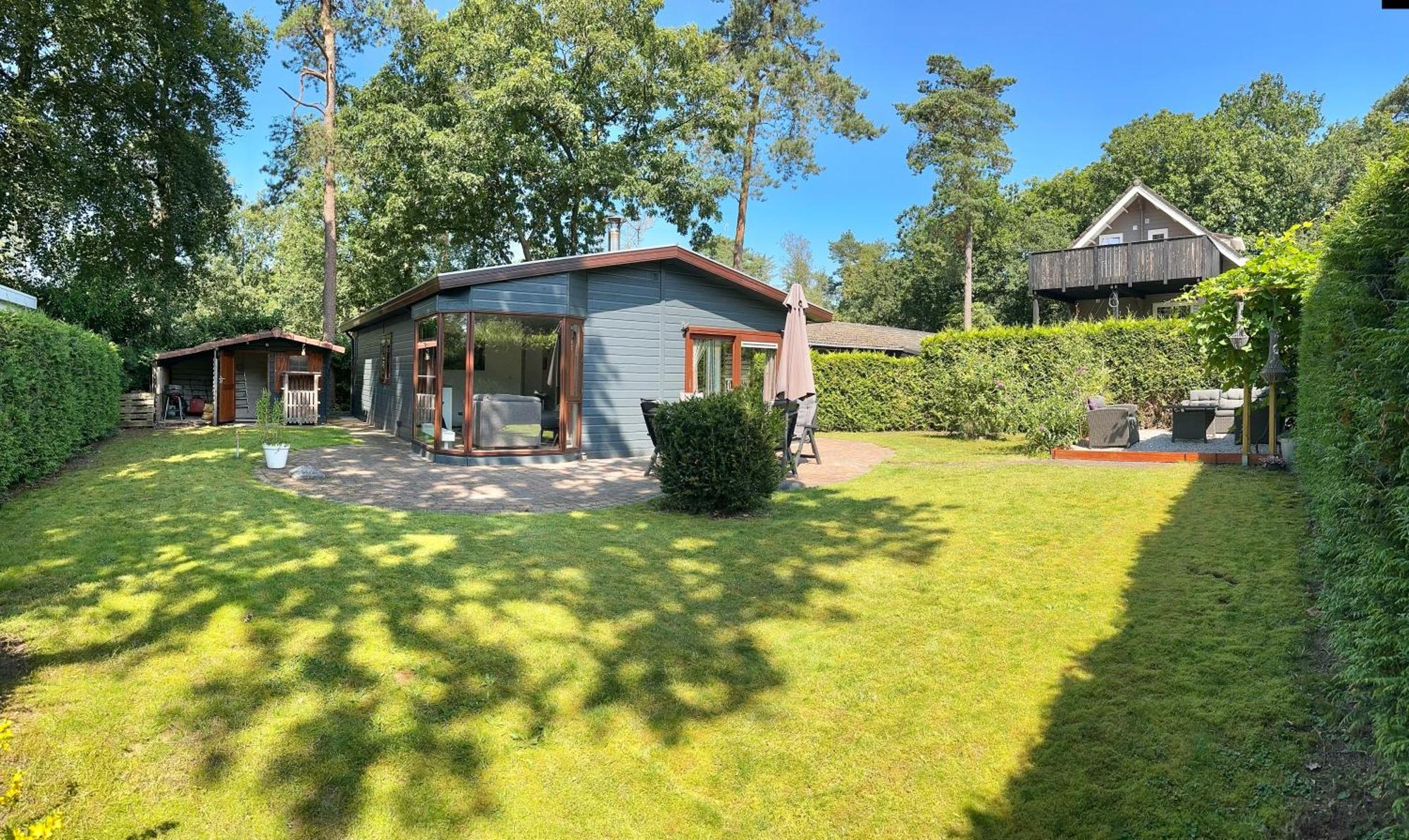 Dubbele Chalet Op Recreatiepark Topparken Op De Veluwe In Beekbergen Met Grote Vrije Tuin En Eigen Parkeerplaats 外观 照片
